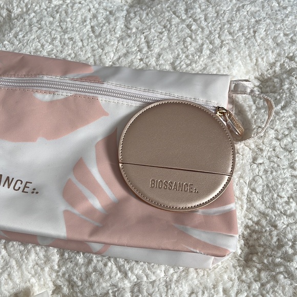 Biossance pink zippered travel cosmetic pouch with mirror in rose gold case new - Picture 8 of 8